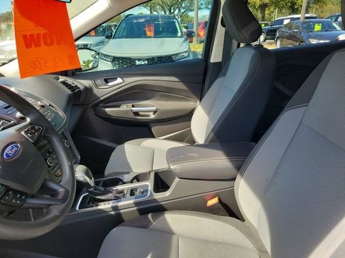 Used 2018 Ford Escape SE image 12