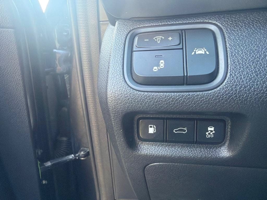 Used 2020 Kia Optima LX FWD image 26