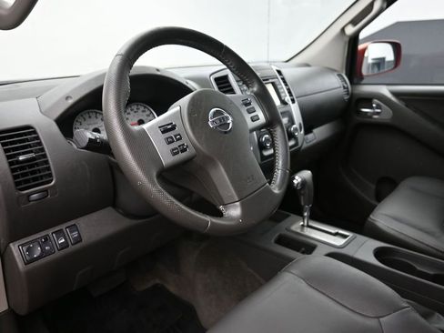 Used 2013 Nissan Frontier PRO-4X w/ Pro-4x Luxury Pkg AWD/4WD image 17