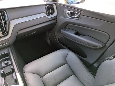 Certified 2025 Volvo XC60 B5 Plus image 17