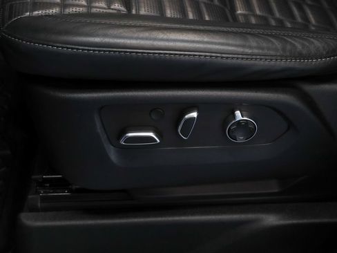 Used 2022 Cadillac Escalade Sport Platinum w/ LPO, ONYX Package AWD/4WD image 21