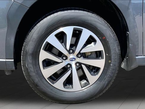 Used 2024 Subaru Outback Premium AWD/4WD image 32