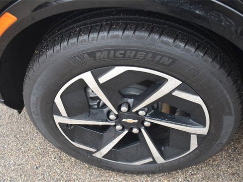 Used 2024 Chevrolet Equinox EV LT image 12