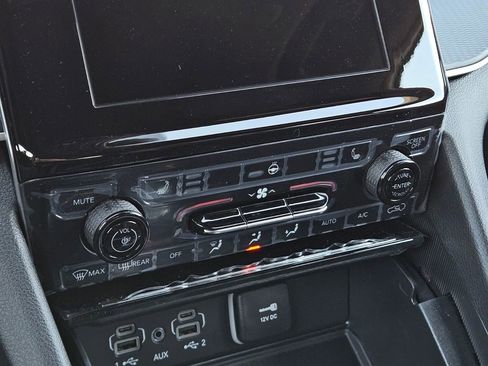 New 2025 Jeep Grand Cherokee Altitude image 21