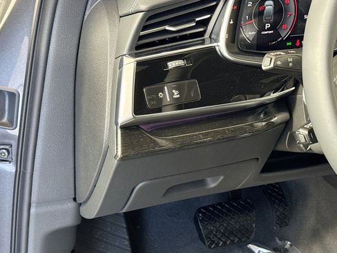New 2025 Audi Q7 3.0T Prestige image 10