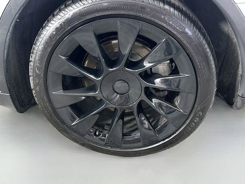 Used 2023 Tesla Model Y Long Range image 27