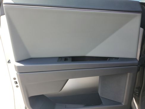 Used 2025 Tesla Cybertruck AWD Crew Cab image 28