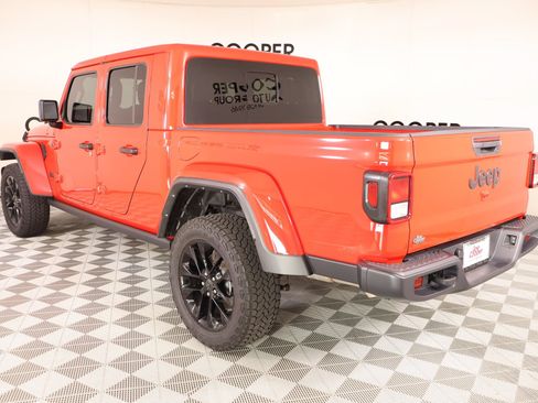 Used 2025 Jeep Gladiator Sport AWD/4WD image 20