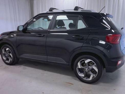 Used 2025 Hyundai Venue SEL FWD image 20