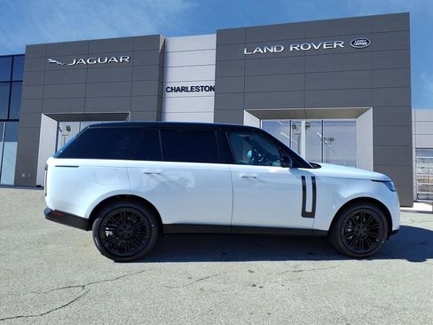 New 2026 Land Rover Range Rover Long Wheelbase SE image 6