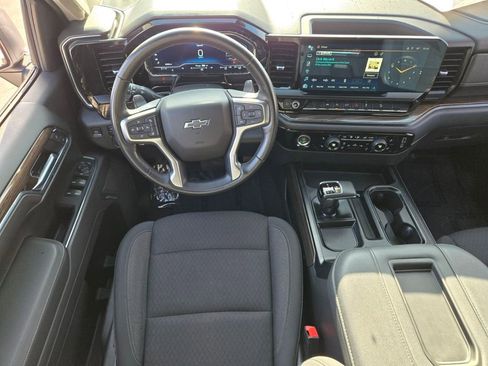 Used 2022 Chevrolet Silverado 1500 LT Trail Boss image 10