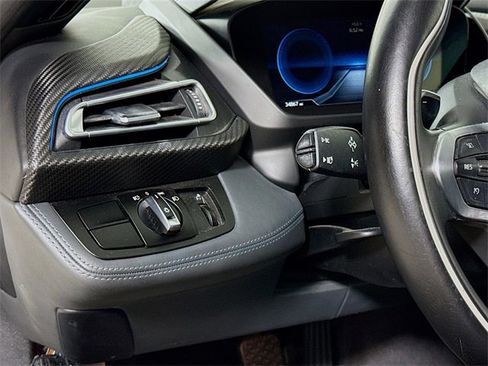 Used 2019 BMW i8 Roadster image 10