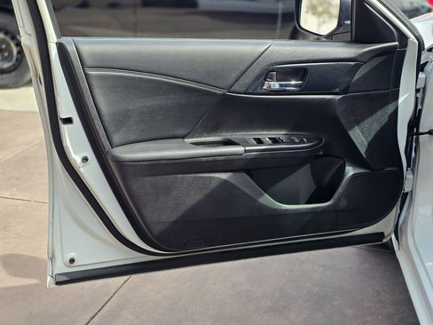 Used 2015 Honda Accord Sport image 27