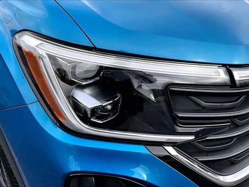 Used 2024 Volkswagen Atlas Cross Sport SE image 27