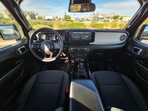 Used 2025 Jeep Wrangler Unlimited Sport S 4xe AWD/4WD image 21