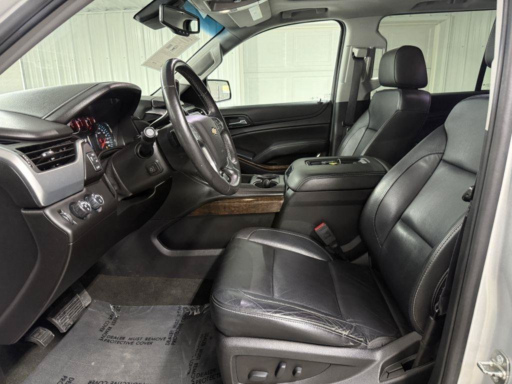 Used 2017 Chevrolet Suburban LT w/ LT Signature Package AWD/4WD image 12