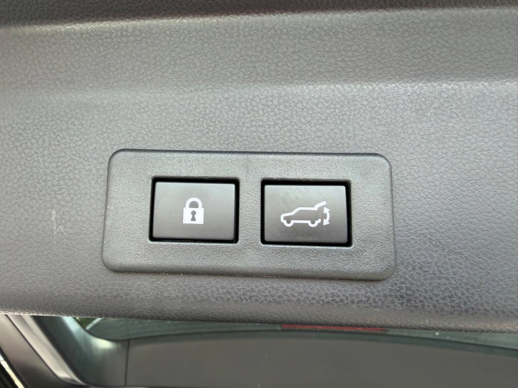 Used 2023 Subaru Ascent Limited w/ Technology Package AWD/4WD image 29