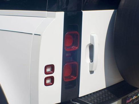 Used 2022 Land Rover Defender 90 S image 12