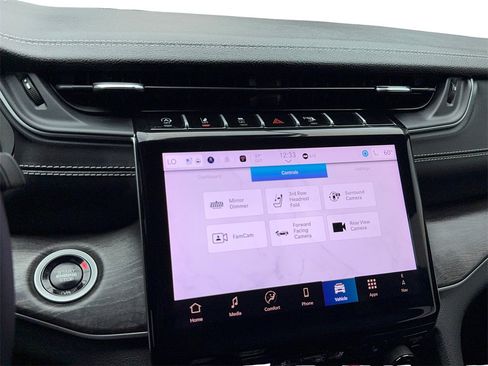 Used 2024 Jeep Grand Cherokee L Limited w/ Luxury Tech Group II image 32