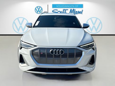 Used 2023 Audi e-tron S Premium Plus image 2