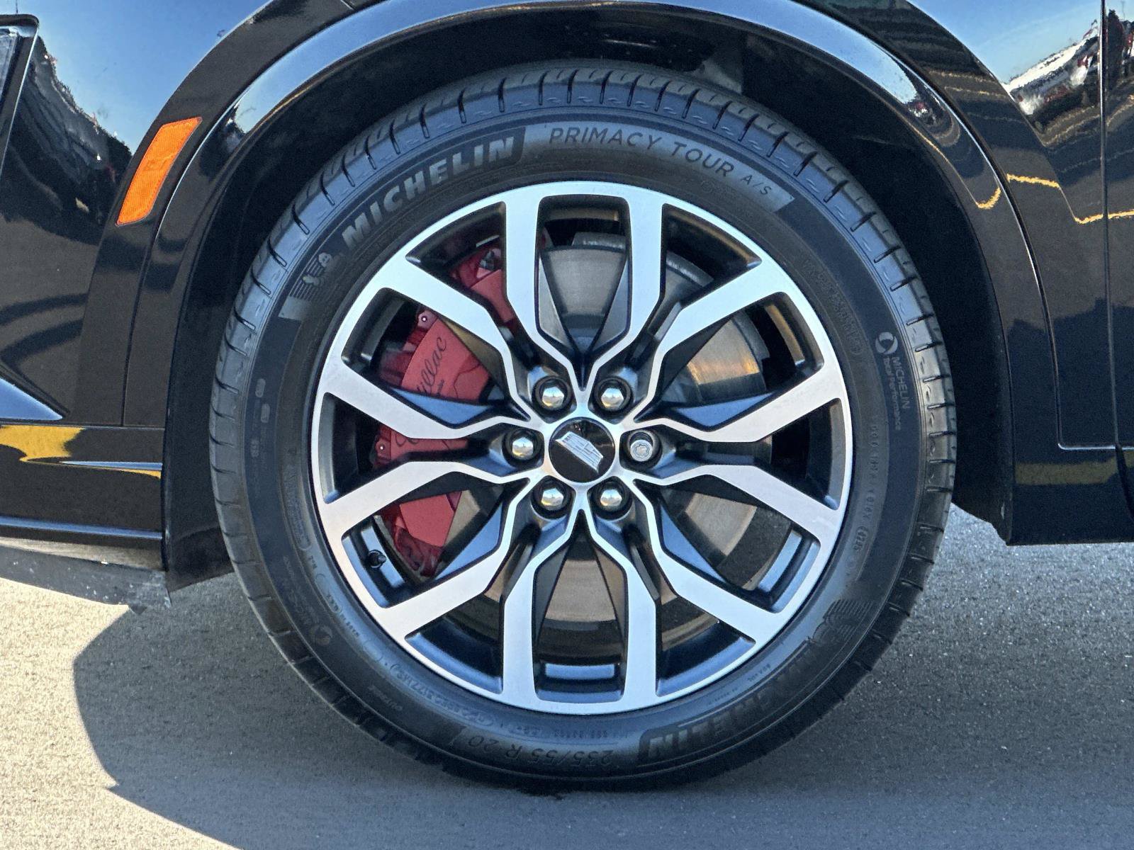 Certified 2025 Cadillac XT6 Sport w/ LPO, Floor Liner Package AWD/4WD image 8