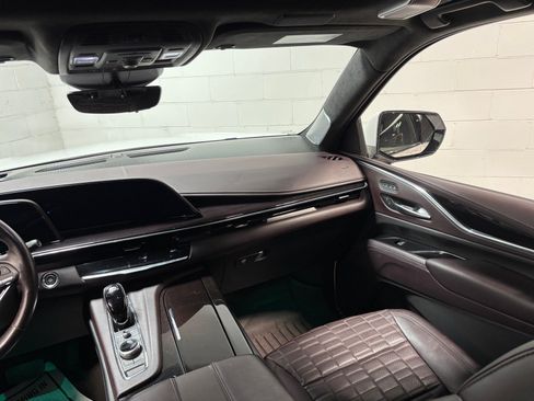 Used 2023 Cadillac Escalade Premium Luxury Platinum AWD/4WD image 37