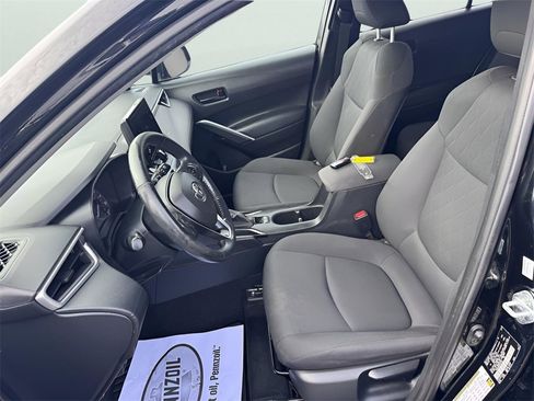 Used 2023 Toyota Corolla Cross LE image 18