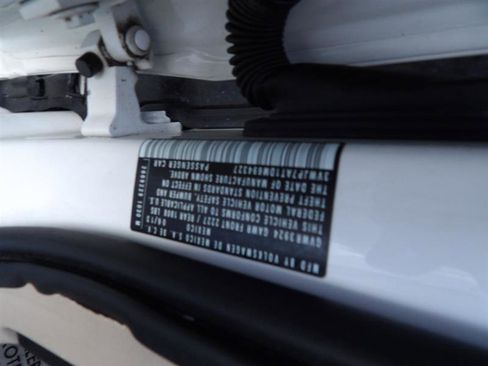 Used 2013 Volkswagen Beetle 2.5 image 25