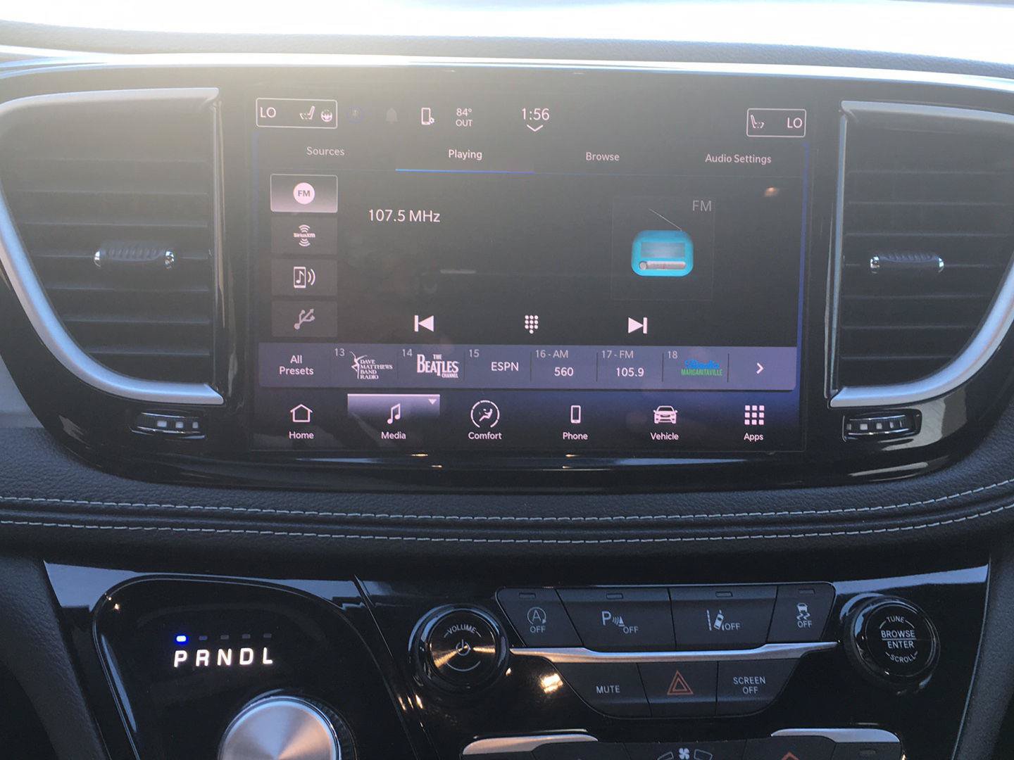 Used 2023 Chrysler Pacifica Touring FWD image 19