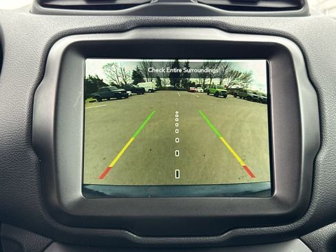 Used 2023 Jeep Renegade Trailhawk image 21