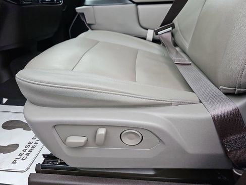 Used 2025 GMC Sierra 1500 SLT image 32