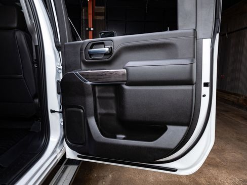 Used 2022 Chevrolet Silverado 2500 LTZ w/ LTZ Plus Package image 39