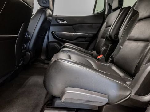 Used 2019 GMC Acadia SLT FWD image 26