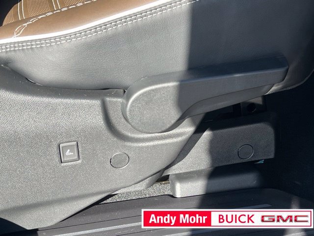 Used 2026 GMC Acadia Denali Ultimate w/ LPO, Floor Liner Package FWD image 42