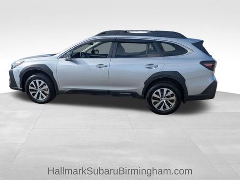 Used 2025 Subaru Outback Premium image 10