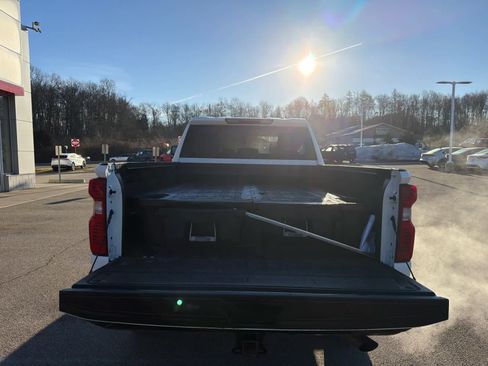 Used 2025 Chevrolet Silverado 2500 Custom w/ Custom Value Package image 39