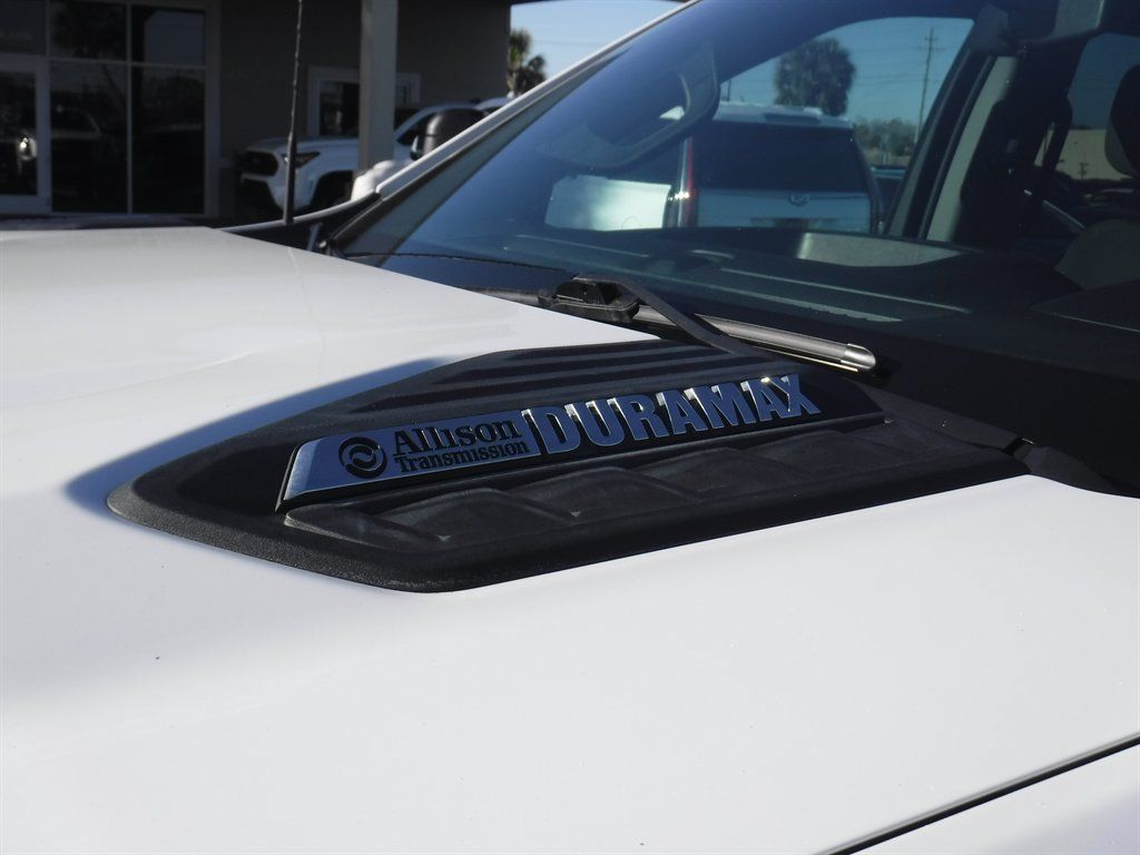 Used 2023 Chevrolet Silverado 3500 LT AWD/4WD image 24
