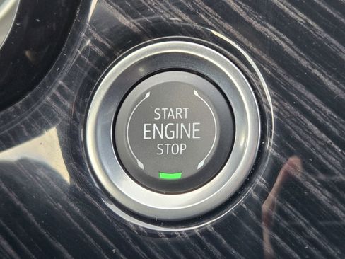 Certified 2025 Cadillac XT6 Premium Luxury image 24