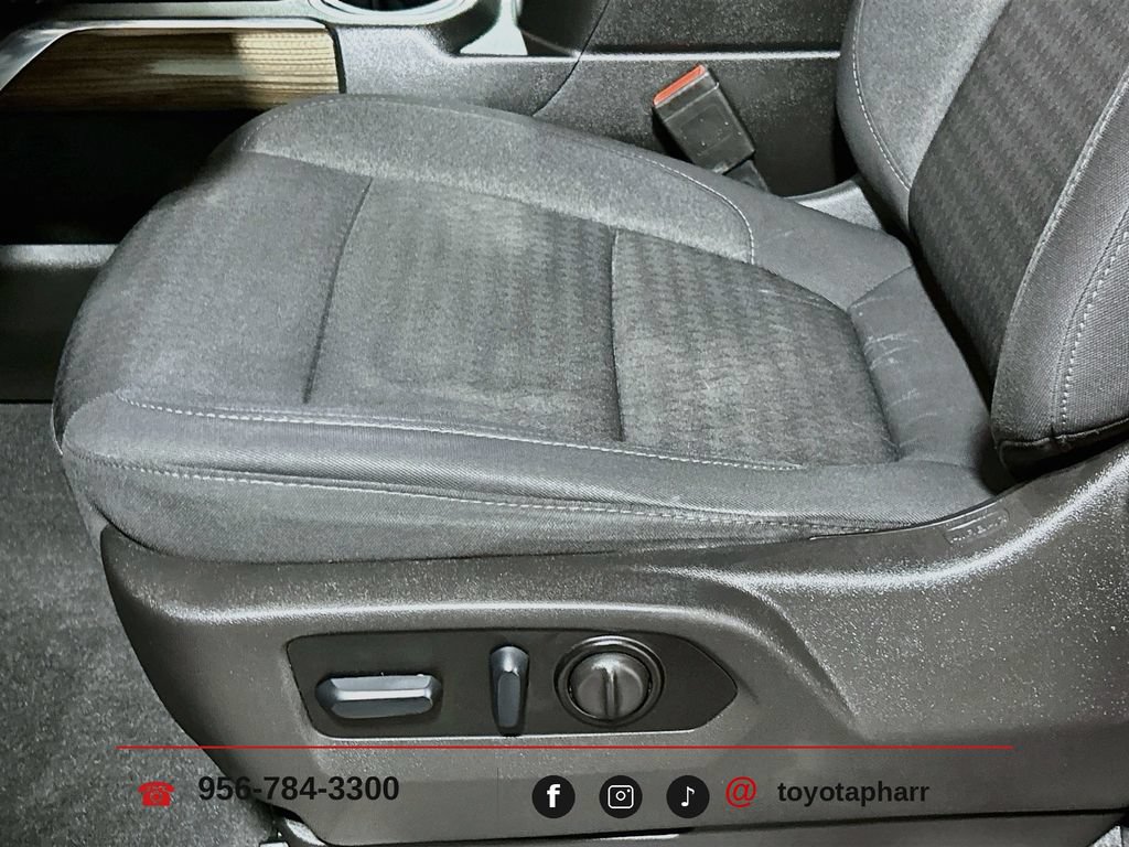Used 2022 Chevrolet Silverado 1500 RST AWD/4WD image 17