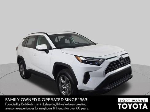 Used 2024 Toyota RAV4 XLE FWD image 4