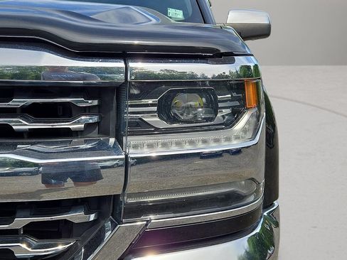 Used 2017 Chevrolet Silverado 1500 LTZ AWD/4WD image 9