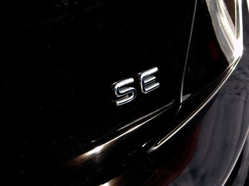 Used 2024 Volkswagen Jetta SE image 6