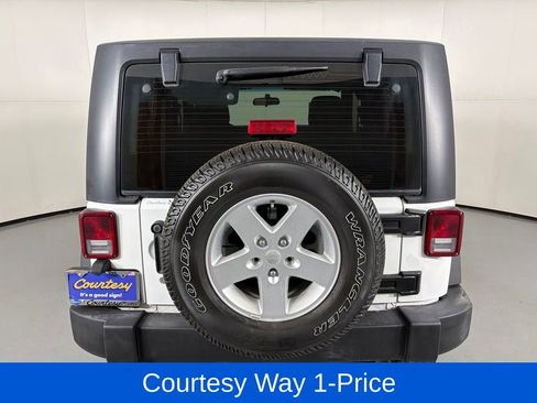Used 2017 Jeep Wrangler Sport w/ Quick Order Package 24S AWD/4WD image 9