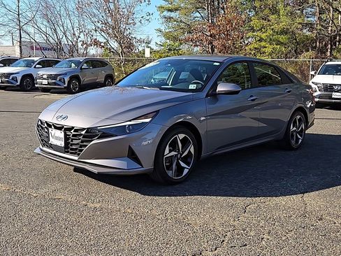 Certified 2023 Hyundai Elantra SEL w/ Convenience Package image 4