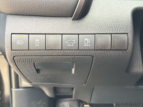 Used 2021 Toyota Camry LE FWD image 31