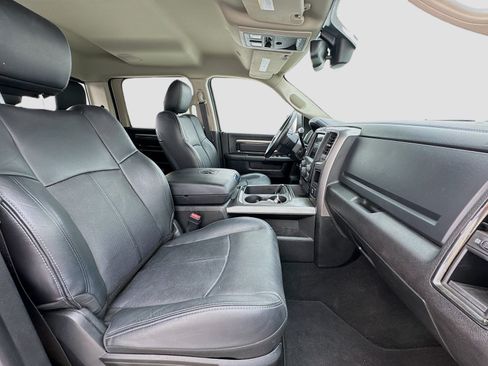 Used 2018 RAM 2500 Laramie w/ Sport Appearance Group AWD/4WD image 19