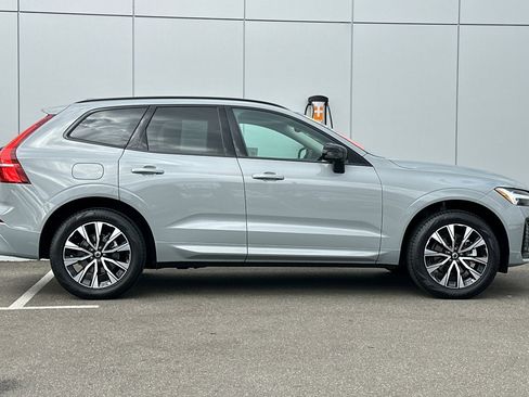 Used 2025 Volvo XC60 B5 Core w/ Protection Package Premier image 6