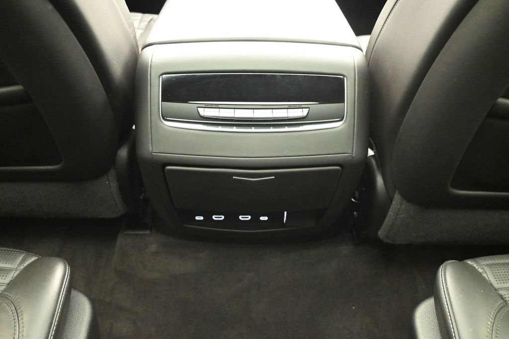 Used 2022 Cadillac Escalade Sport Platinum w/ LPO, ONYX Package AWD/4WD image 30