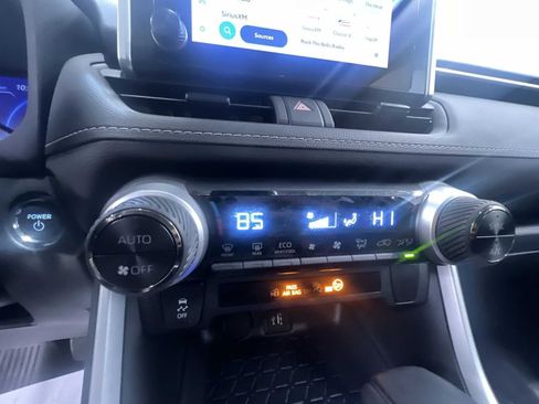 Used 2025 Toyota RAV4 XLE image 26