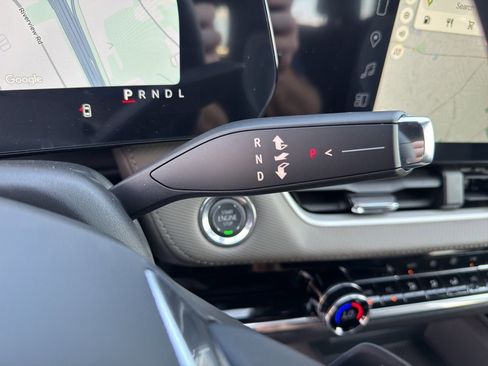 New 2026 Chevrolet Equinox LT w/ Convenience Package II image 17